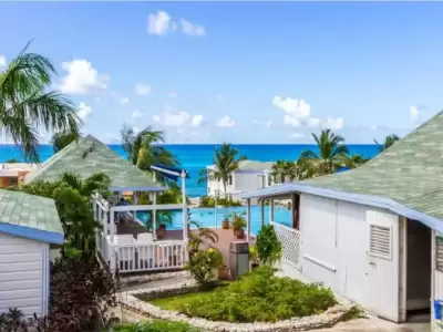 350-meter Properties With 5 Bedrooms For Sale in La Vista